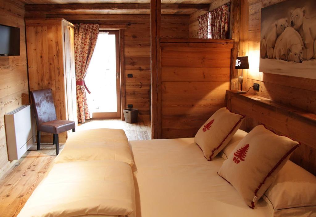 Bed and Breakfast Les Trompeurs chez Odette à Cogne Chambre photo